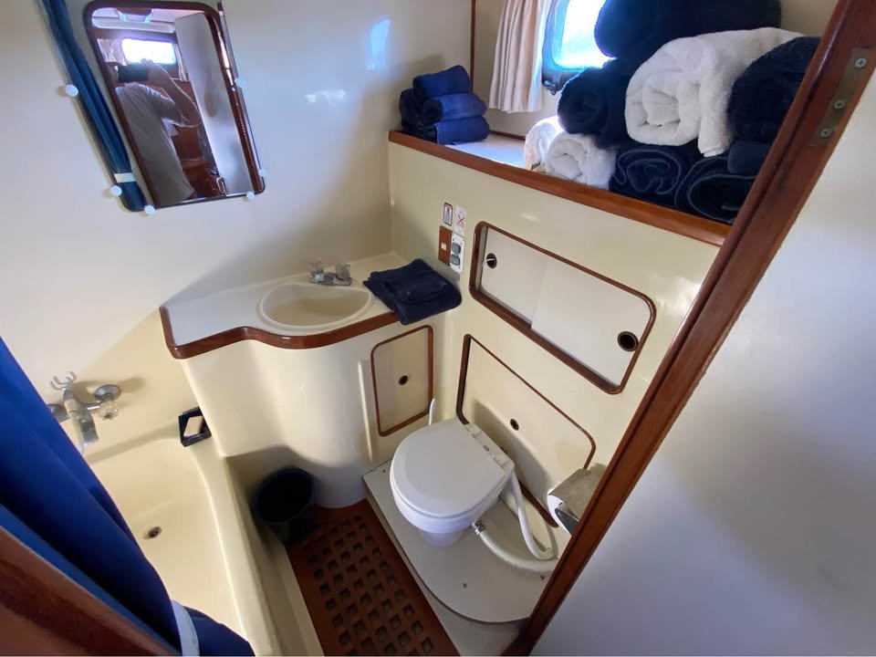 
								Albin 43 Sundeck Trawler 1990 full									
