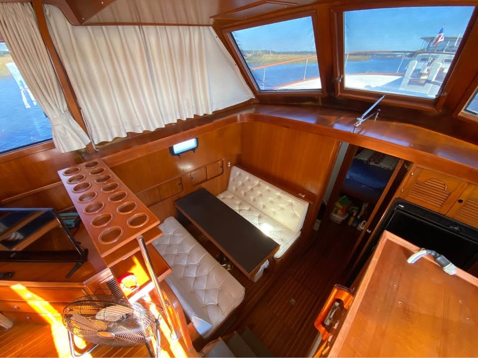 
								Albin 43 Sundeck Trawler 1990 full									