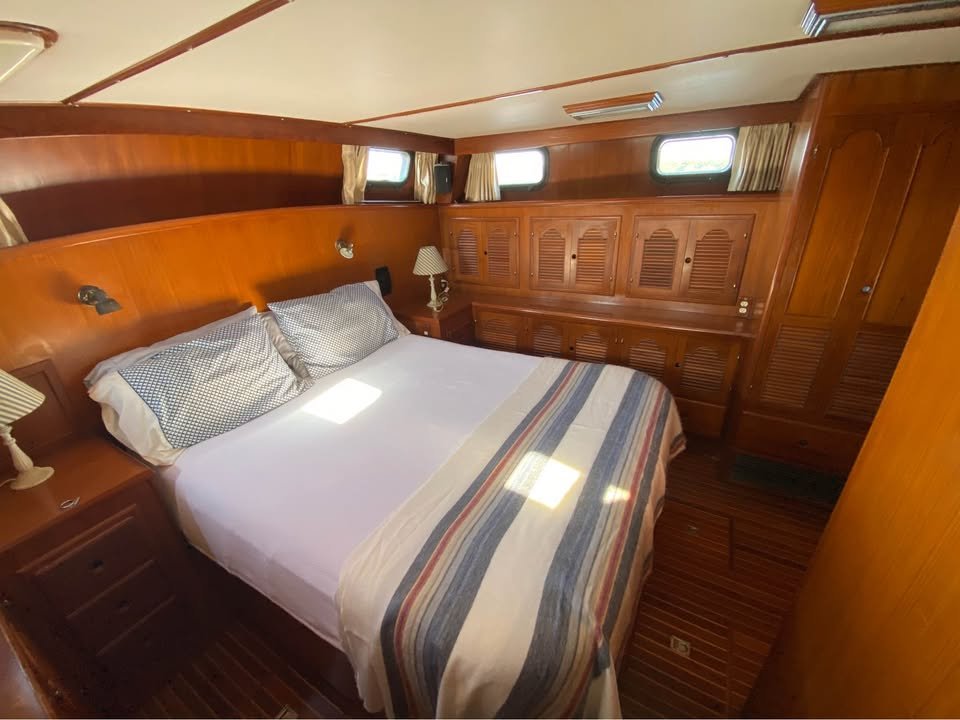 
								Albin 43 Sundeck Trawler 1990 full									