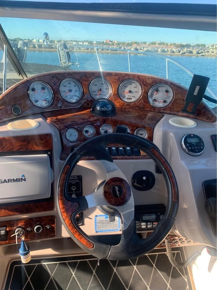 
								Rinker 320 2005 full									