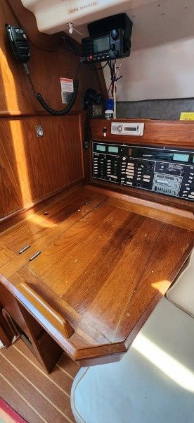 
								USA 1987 Hunter Legend 40 USD full									