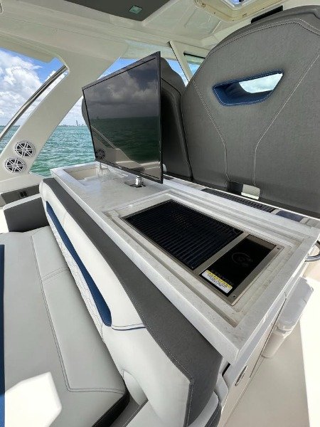 
								Tiara 34 LS 2021 full									
